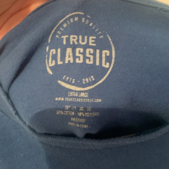 Beautiful Blue Crewneck True Classic Tees SZ XL - Picture 3 of 4
